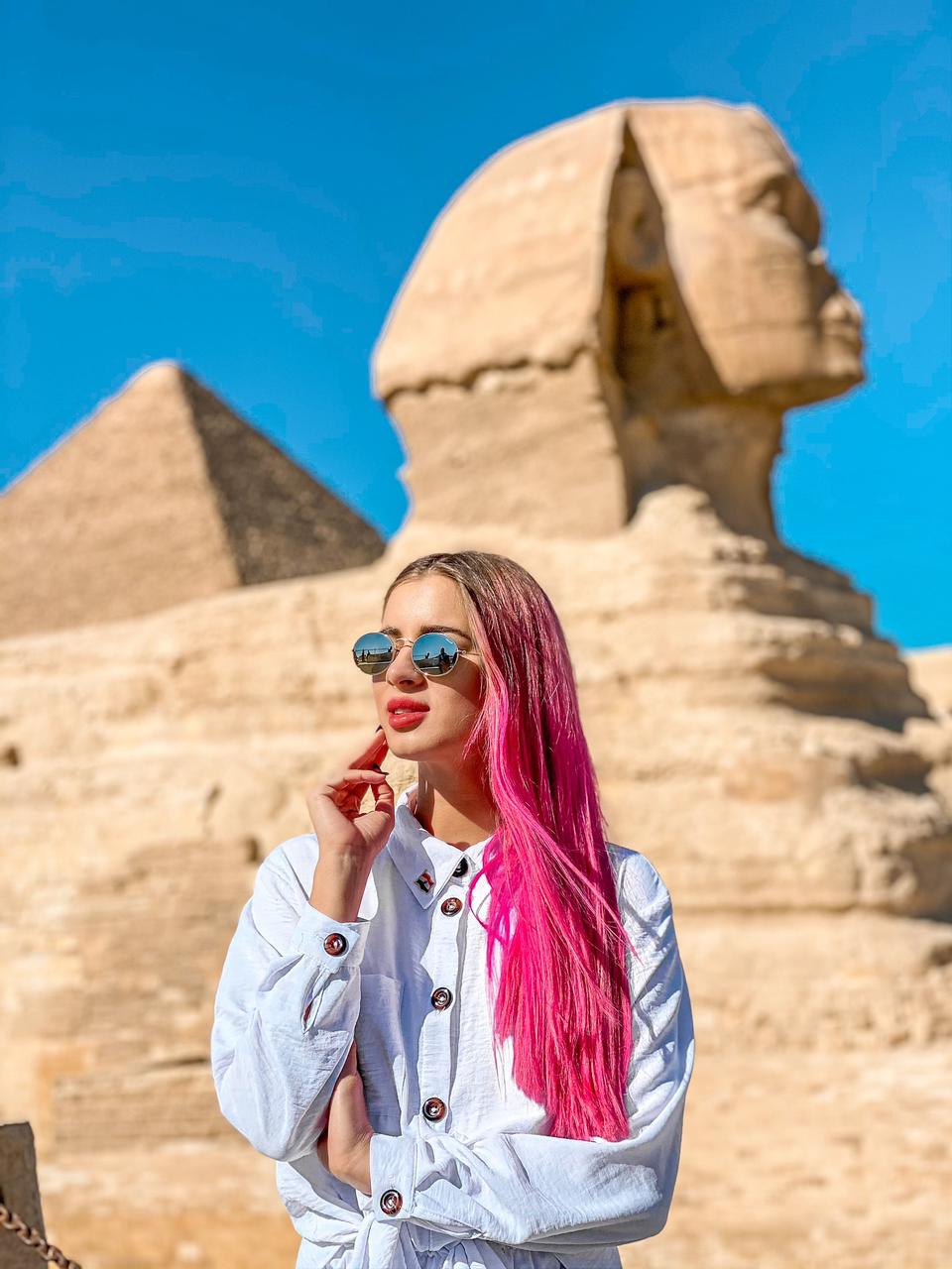 Ukrainian Blogger at the Sphinx - Instagram