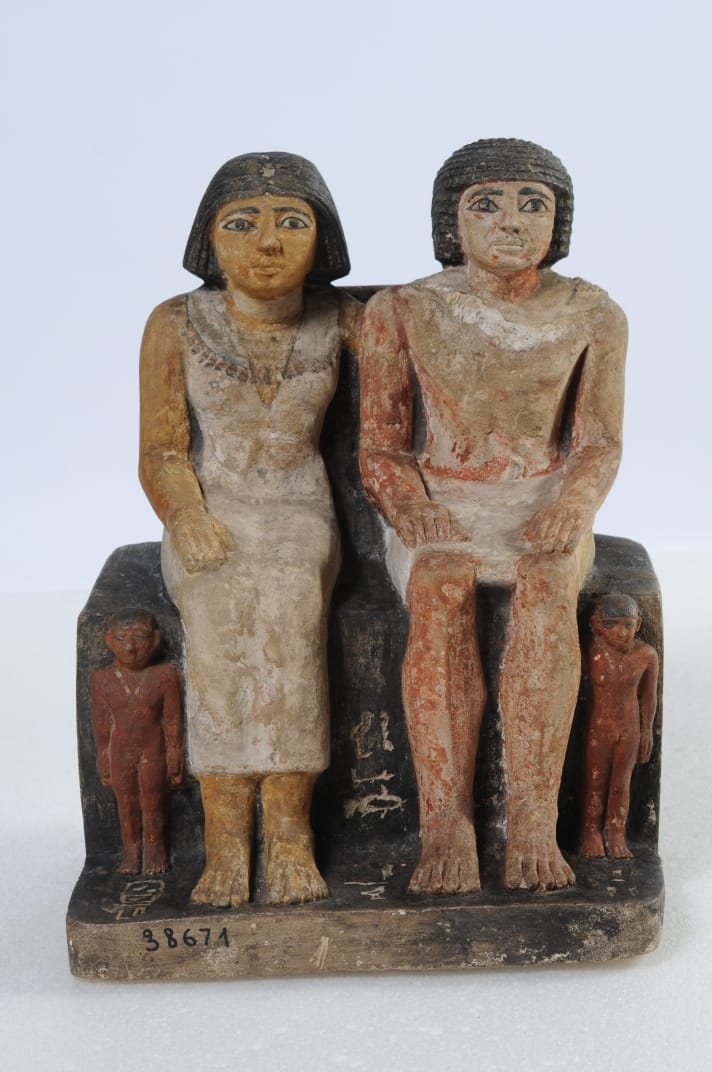 Egyptian Museum in Tahrir statue of a man and his wife