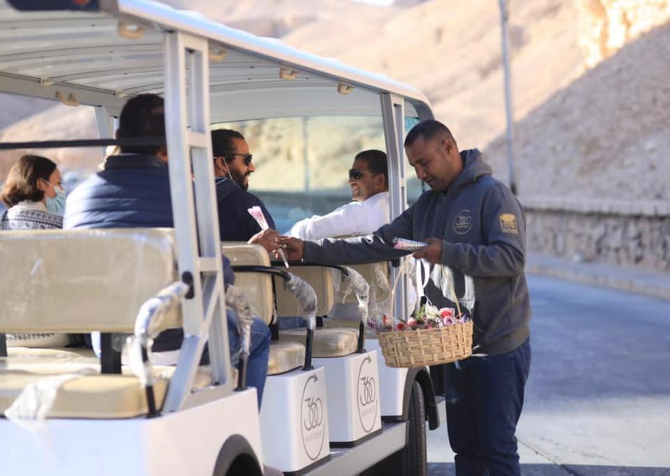 Operation of new electric cars to transport visitors on Luxor’s West Bank launches - Min. of Tourism & Antiquities