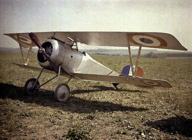A Lumière Brothers Autochrome of a Nieuport 23 C1 fighter The Nieuport 17 had a centered Vickers machine gun the 23 as here was offset Credit Commons