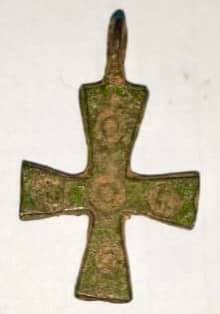 The seized Coptic cross - Min. of Tourism & Antiquities 