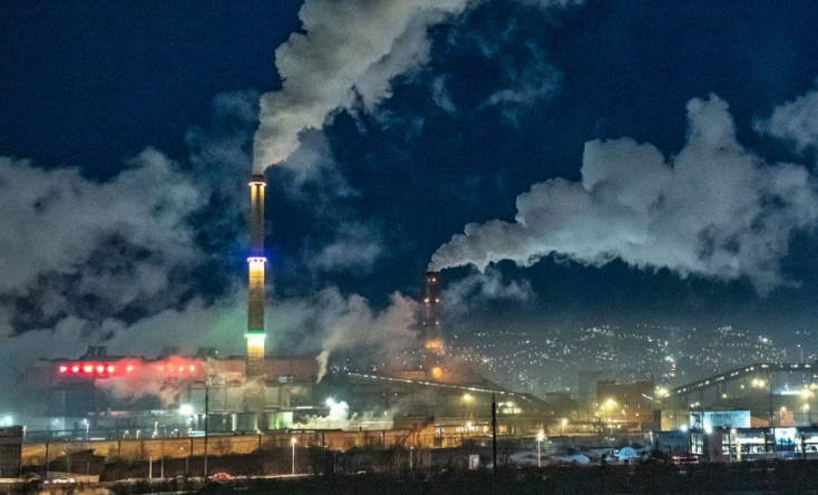 Emissions from coal-fired power plants contribute to air pollution in Ulaanbaatar, Mongolia - ADB/Ariel Javellana