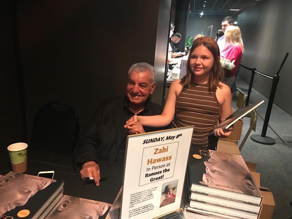 Hawass with visitors at the end of the lecture - social media