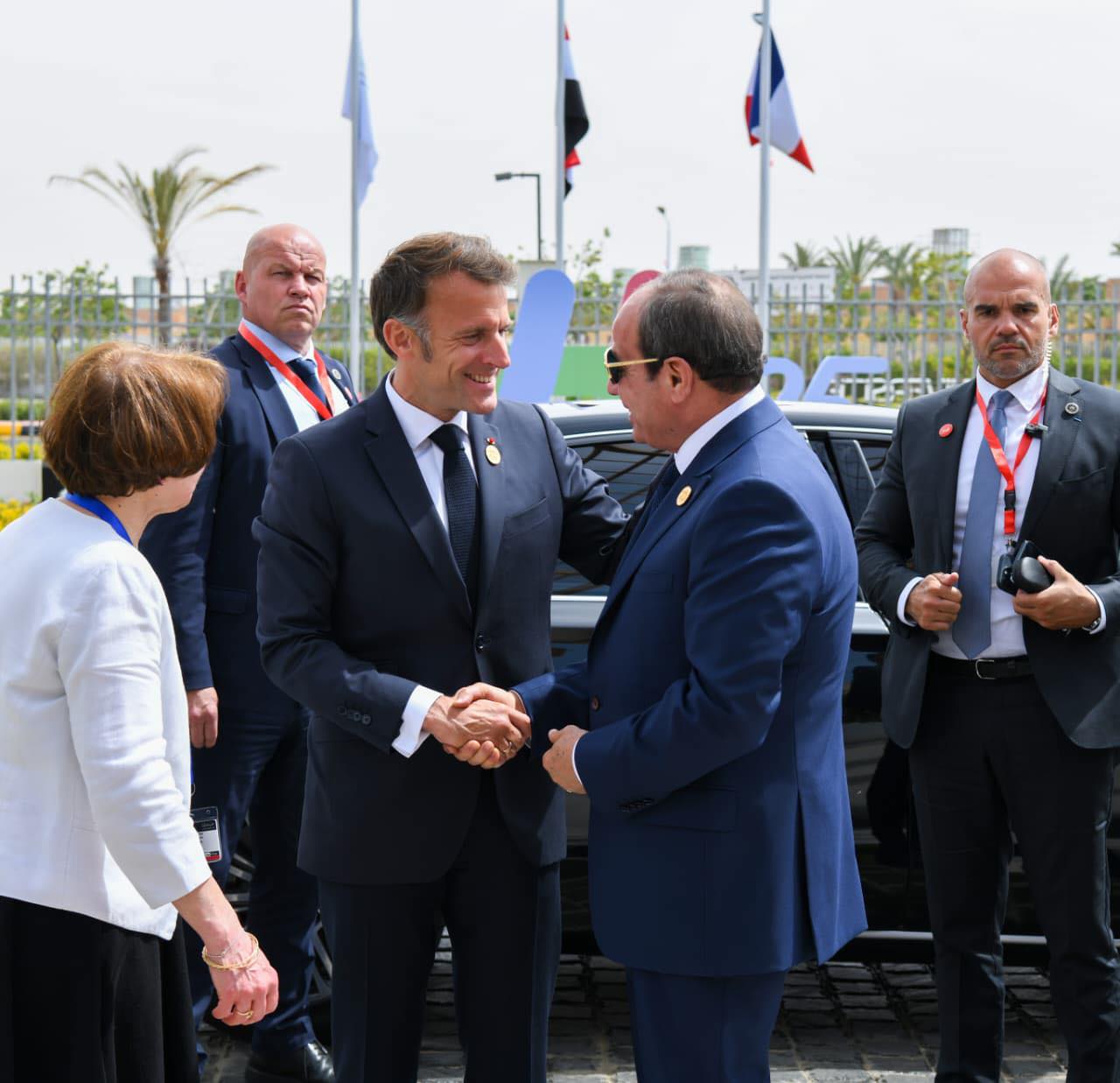 Sisi meets Macron in Alexandria Sisi meets Macron in Alexandria