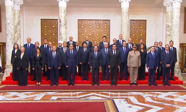 New cabinet members with President Abdel Fattah al-Sisi