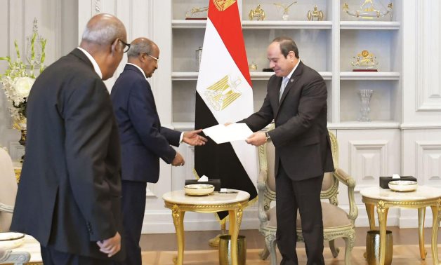 Egyptian President Abdel Fattah El-Sisi receives a written message from Eritrean President Isaias Afwerki, conveyed by Eritrea's Foreign Minister Osman Saleh Mohammed - Egyptian Presidency