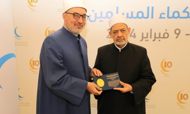 Azhar Grand Imam Ahmed Al Tayeb (R ) and newly-appointed Grand Mufti of Egypt Nazir Mohamed Ayyad (L)- press photo from Al Azhar