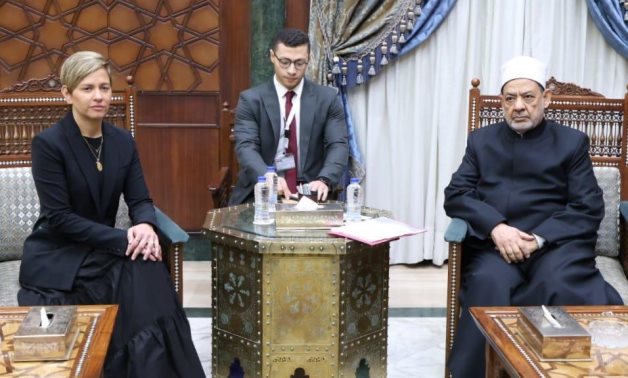 Grand Imam of Al-Azhar, Ahmed El-Tayeb, received on Saturday at Al-Azhar Sheikhdom Mrs. Verónica Alcocer Garcia, the Colombian first lady