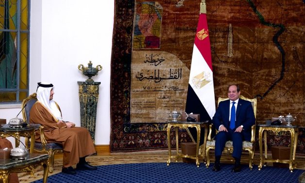 Egypt's President Abdel Fattah El-Sisi (R) receives the Prime Minister and Foreign Minister of Qatar, Sheikh Mohammed bin Abdulrahman Al-Thani - Qatar's MFA