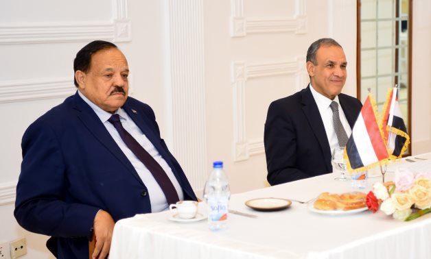 Egypt's FM Badr Abdelatty (R) meets with Sudanese politicians and civil society representatives in Port Sudan in the presence of Sudan’s FM Ali Youssef (L). Egypt's MFA