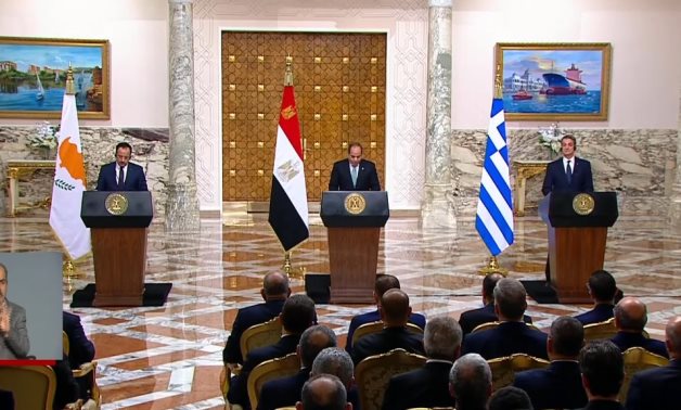 From left, President Nikos Christodoulides of Cyprus, President Abdel Fattah El-Sisi of Egypt and Prime Minister Kyriakos Mitsotakis of Greece meet in Cairo, 8 Jan. 2025 – Presidency