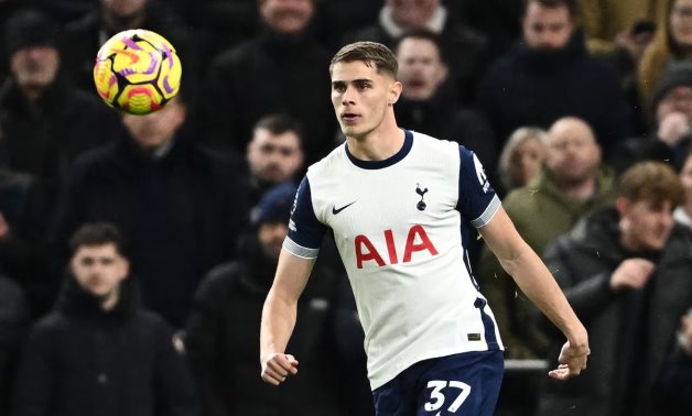 Tottenham Hotspur's Micky van de Ven in action REUTERS/Dylan Martinez/ File Photo