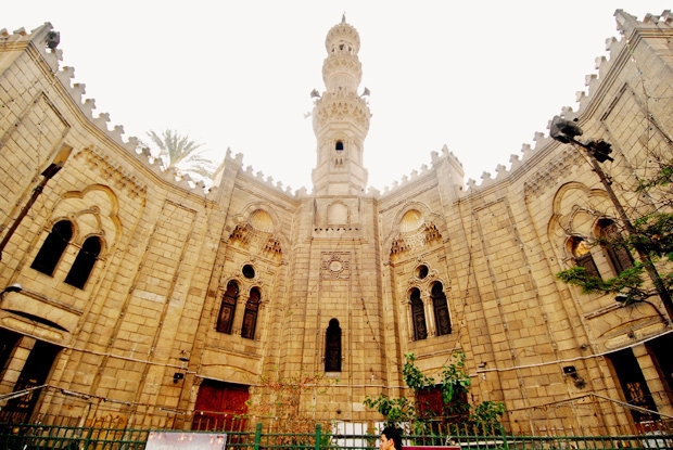 Al Khazindar Mosque has retained its original features. 
