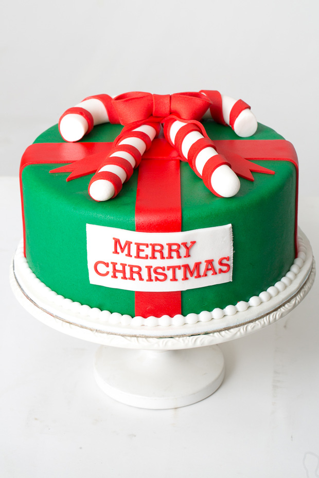 nola-christmas-cupcake-1
