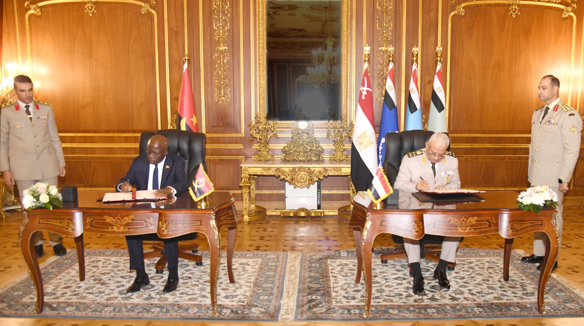 Egyptian and Angolan defense ministers meet in Egypt - Army spox 4