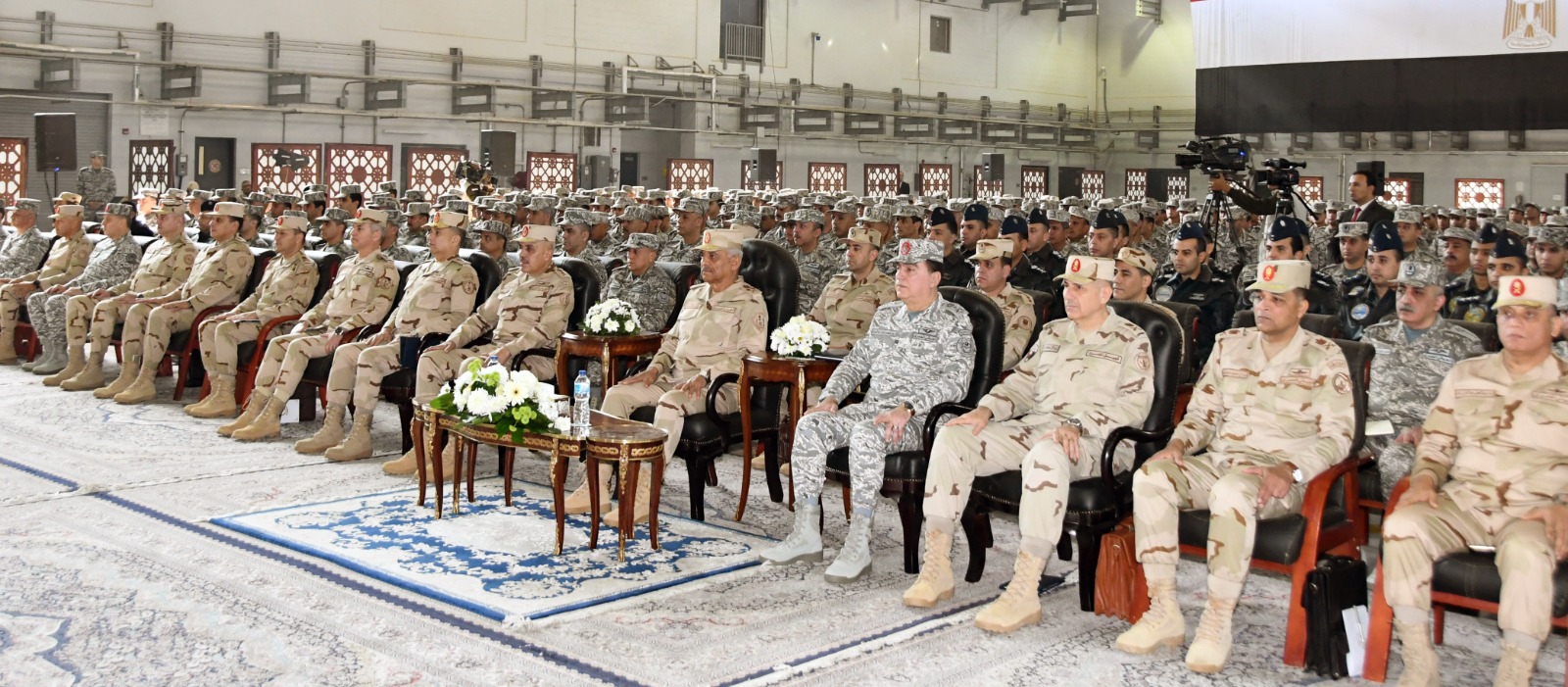 Defense minister visits an air base 2