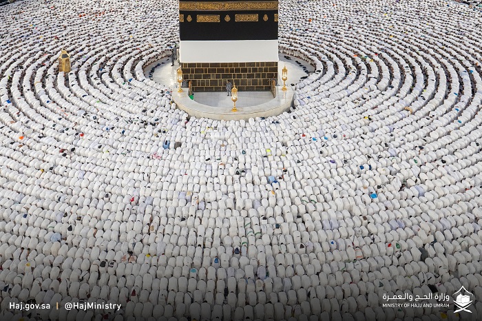 Pilgrims perform Hajj