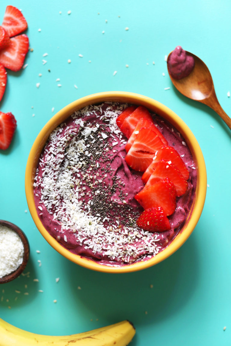 The-PERFECT-5-minute-Smoothie-Bowl-Simple-ingredients-naturally-sweet-SO-healthy-vegan-glutenfree-smoothiebowl-recipe-768x1152