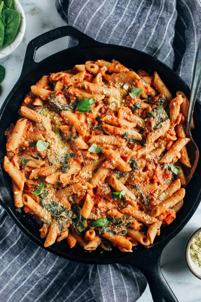 Creamy-Tomato-Spinach-Pasta-_-700x1050