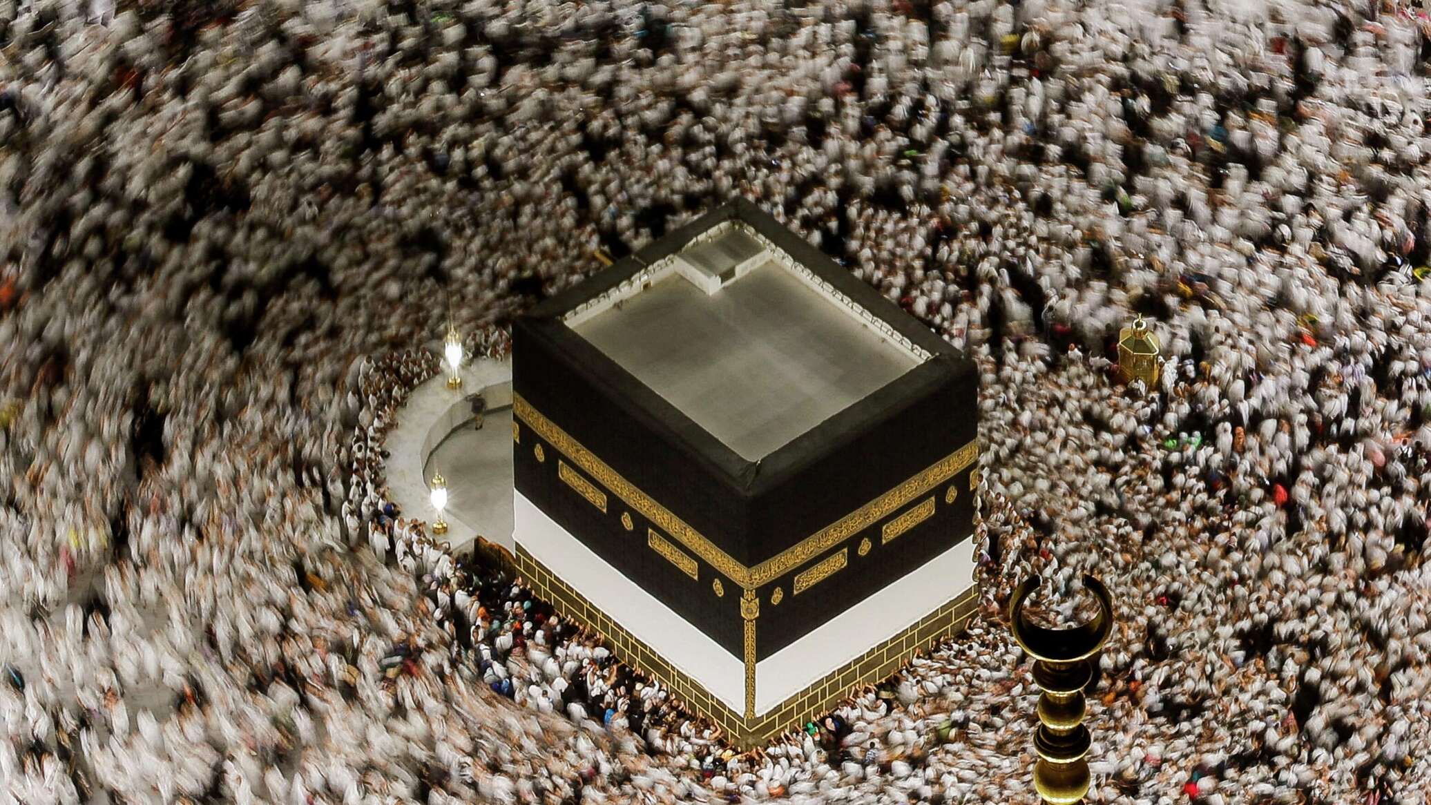 Pilgrims at the Grand Mosque in Mecca Pilgrims at the Grand Mosque in Mecca