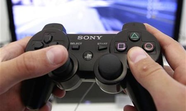 Negative effects of electronic games on family -