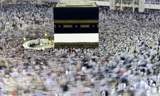 Egyptian pilgrims adhere to Saudi instructions amid weather changes