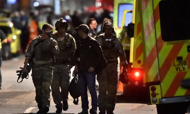 Militants plough van into London Bridge crowd, stab revellers, kill 6 ...